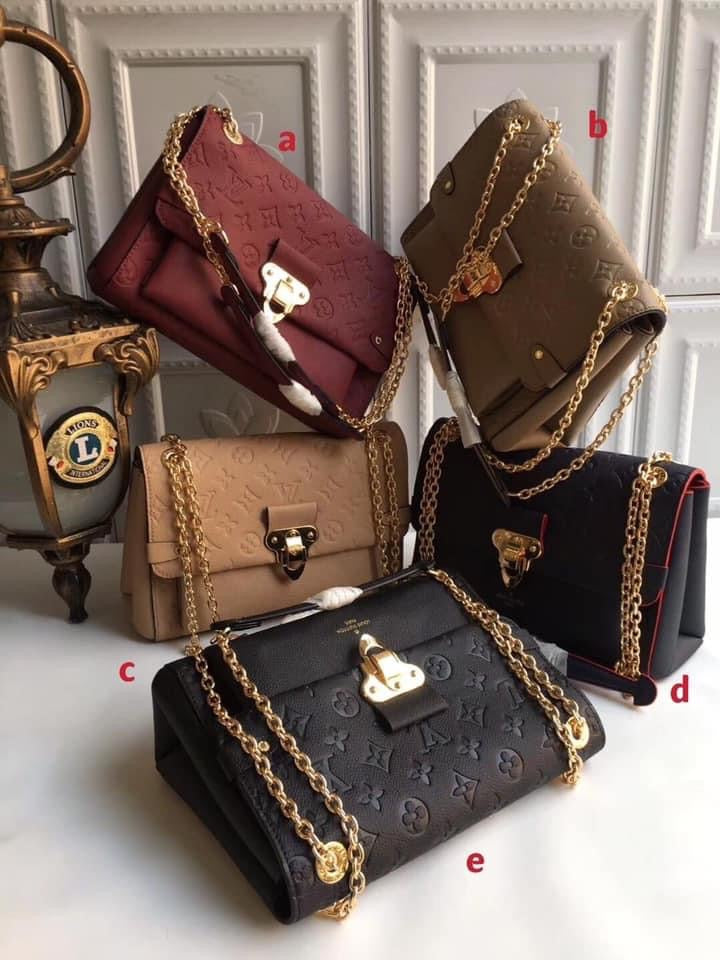 Embossed trunk chain bag